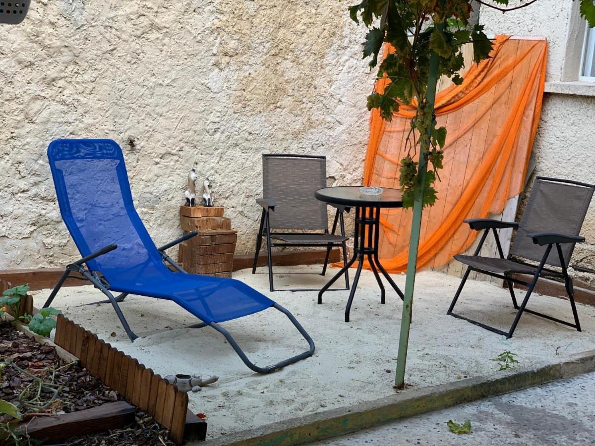 Studio Fond De Jardin Chez Jean-Luc Apartamento Marselha Exterior foto